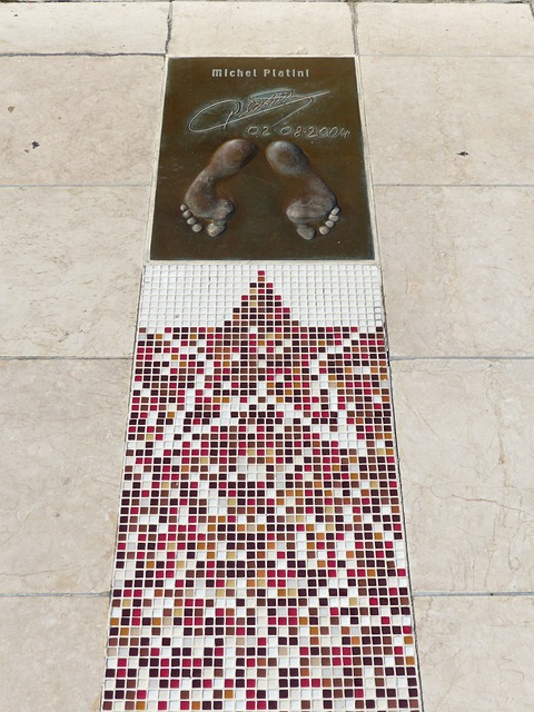 媒体人谈广州队：唯一出路是以足校为班底踢中冠.